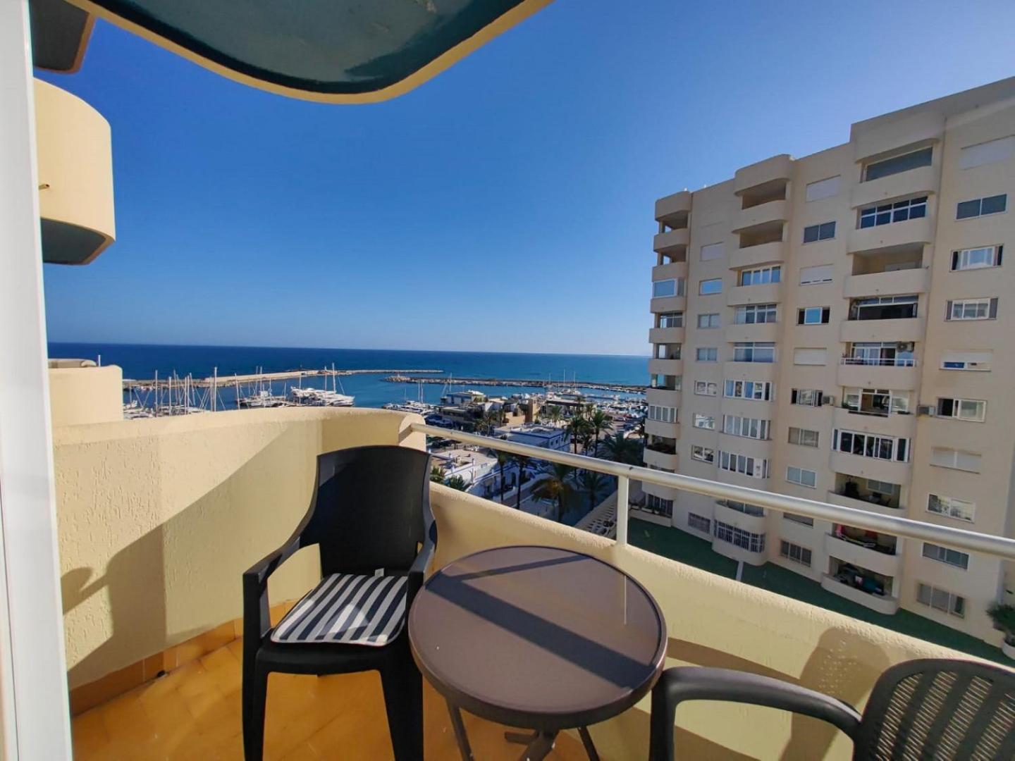Lena Apartment Estepona Luaran gambar